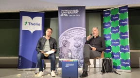 „Tagesschau“-Sprecher Schreiber mit Torte beworfen