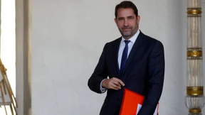 Macron bildet französisches Kabinett um