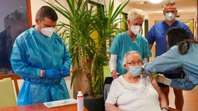 Corona-Impfungen retten Senioren