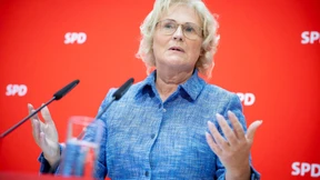 Lambrecht warnt vor Rechtsextremismus