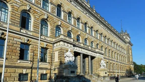 Recht auf Kritik an den Rechten