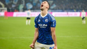 Schalke übernimmt Tabellenführung von Paderborn