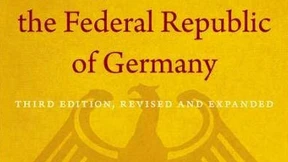 Damit auch Amerikaner das deutsche Grundgesetz verstehen können