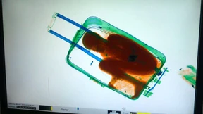 Wie Adou im Koffer nach Spanien geschmuggelt wurde