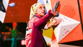 Iranische Klettermeisterin nimmt Kopftuch ab