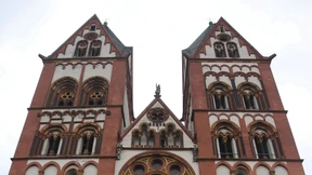 Wie reich Deutschlands Kirchen wirklich sind