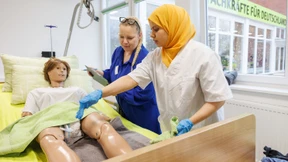 „Pflegezusatzversicherung ist durchaus finanzierbar“