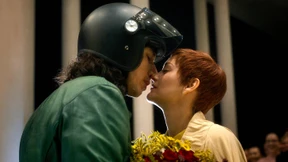 Während er tötet, singt er