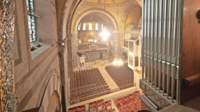 Hammondorgel und Drohnenbilder