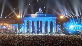 Die Mauer steigt in den Himmel