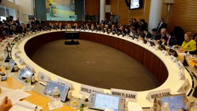 Die lockere Geldpolitik wird überprüft