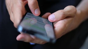 Jugendliche sind 63,7 Stunden pro Woche online