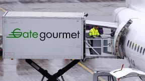 Chinas HNA verdrängt Lufthansa als führenden Bordverpfleger 