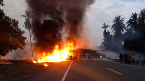 Mindestens 24 Tote bei Explosion von Tanklaster