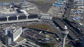 Polizei evakuiert Amsterdamer Flughafen