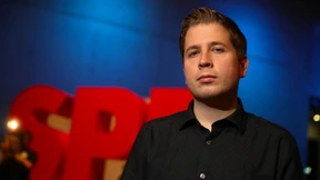 Jung, links, dagegen