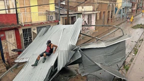 Hurrikan mit bis zu 300 Stundenkilometern verwüstet die Karibik