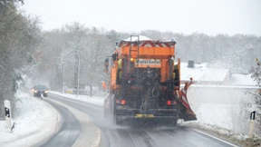 Worauf Autofahrer bei Glätte achten sollen