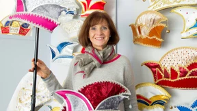 Sogar der Papst trägt eine Narrenkappe aus Bischofsheim