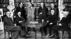 Wer seid ihr hier? Was wollt ihr da? Wer schlich sich ein?