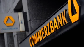 Fitch stuft Commerzbank deutlich herab