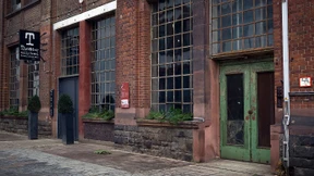 Stimmen, Gespenster und Zwangsarbeiterinnen