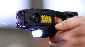 Polizei soll umstrittene Taser bekommen 