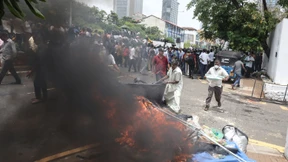 Sri Lankas Regierungschef tritt nach schweren Ausschreitungen zurück