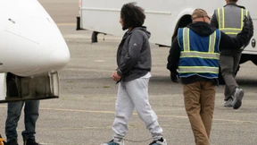 42 Stunden in Handschellen