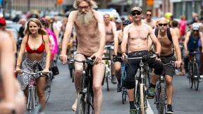 Nackt-Radler demonstrieren in Köln