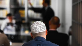 Deutsche Muslime sehen Demokratie positiver als Gesamtbevölkerung