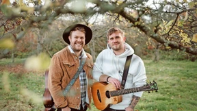 Die Zwei von der Obstbaumwiese