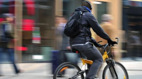 Rasende Radler in der Fußgängerzone 