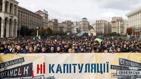 Tausende demonstrieren gegen Sonderstatus im Donbass