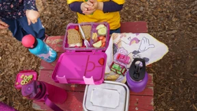 Frühstücken, spielen und lernen unter Wipfeln