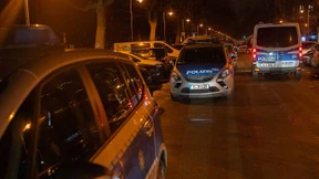 Corona-Leugner versammeln sich abermals vor Bar in Berlin