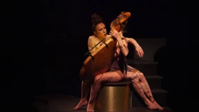 Narziss starrt aufs Handy