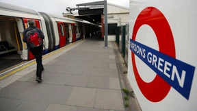 Britische Polizei nimmt drei Verdächtige fest