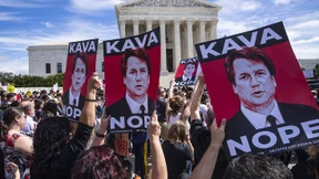 Senator erzwingt FBI-Untersuchung im Fall Kavanaugh