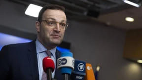 Spahn empfiehlt Absage von Großveranstaltungen
