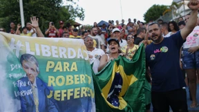 Bolsonaro-Unterstützer schmäht Richterin und schießt auf Polizisten
