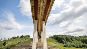 40.000 Tonnen millimetergenau positioniert