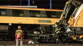 Vier Tote und Dutzende Verletzte bei Zugunglück