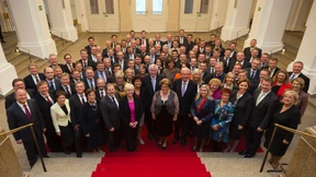 Ein CSU-Wimmelbild beflügelt die Fantasie