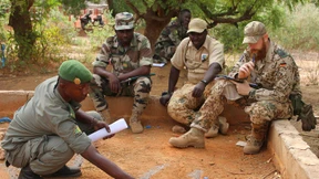 Kabinett will mehr Soldaten in Mali und Afghanistan