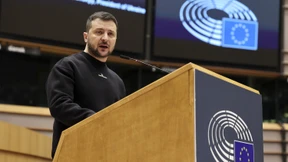 Kämpfen zusammen gegen anti-europäische Macht