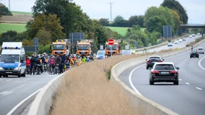 Aktivisten radeln aus Protest gegen Ausbau über A49