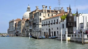 Hilfe für Peggy Guggenheim