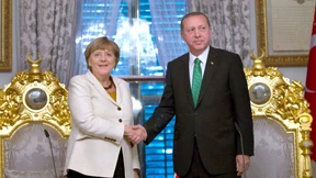 Abgeordnete fordern Kritik an Erdogan