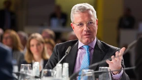 Röttgen fordert von Seehofer Taten statt Worte